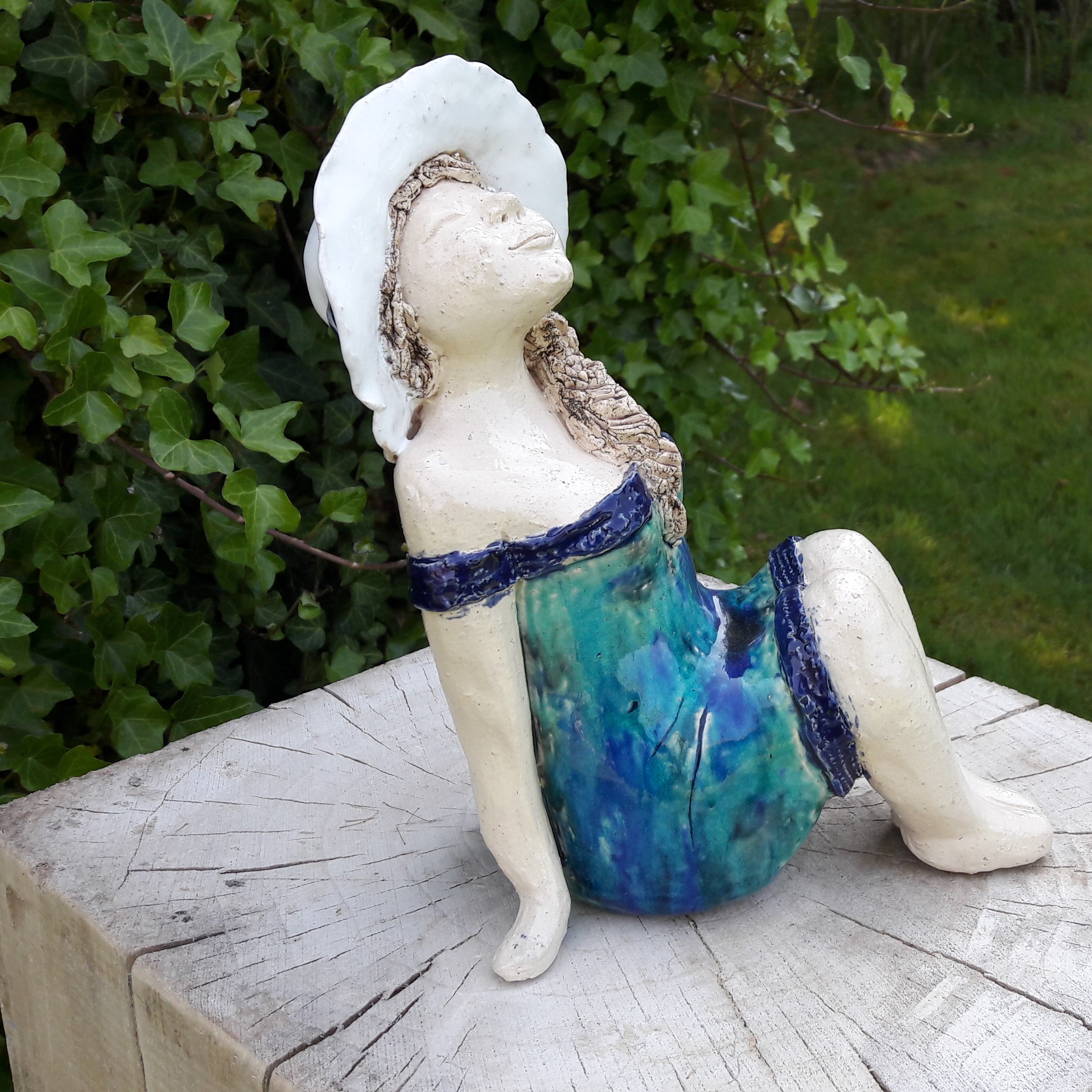 meisje met turquoise jurk